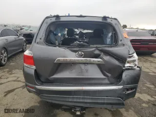 2011 Toyota Highlander with VIN 5TDZK3EH4BS027011, listed as a Copart auction lot 85154394 with 178,142 mi miles and Non Repairable. Bid and sale history available at carsss.com. Image 6.