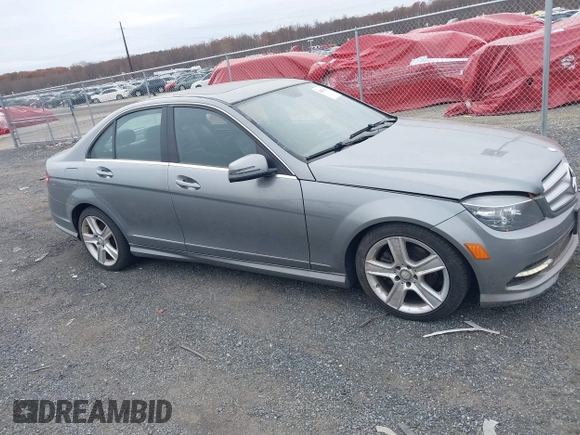 2011 Mercedes-Benz C 300 Sport z VIN WDDGF8BB8BR143194, wystawiony jako IAAI lot #40863424 z przebiegiem 223 872 mil mil oraz . Historia ofert i sprzedaży dostępna na DreamBid. Obrazek 13.