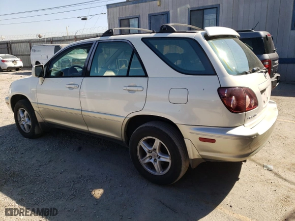 1999 Lexus RX 300 Luxury SUV with VIN JT6HF10U7X0078609, listed as a Copart auction lot 70452524 with 133,882 mi miles and Salvage Title. Bid and sale history available at carsss.com. Image 2.