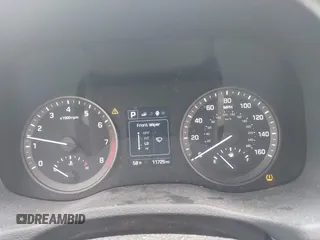2018 Hyundai Tucson SE z VIN KM8J2CA47JU820390, wystawiony jako IAAI lot #42104349 z przebiegiem 11 725 mil mil oraz . Historia ofert i sprzedaży dostępna na DreamBid. Obrazek 7.