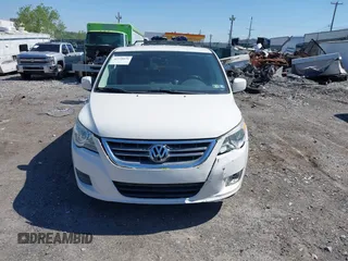 2011 Volkswagen Routan SE z VIN 2V4RW3DG3BR717540, wystawiony jako IAAI lot #42198036 z przebiegiem 134 197 mil mil oraz . Historia ofert i sprzedaży dostępna na DreamBid. Obrazek 12.