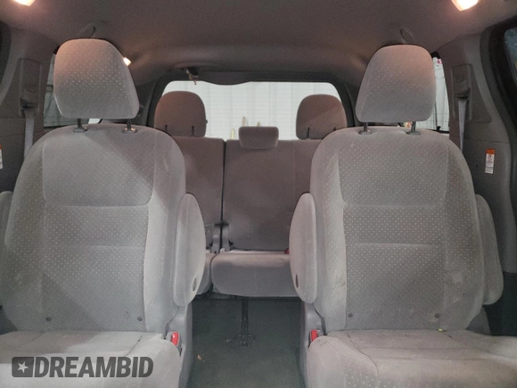 2018 Toyota Sienna LE с VIN 5TDJZ3DC3JS197731, выставлен на аукционе Copart как лот 79896244 с пробегом 63 077 миль миль и Списание • Salvage title. История ставок и продаж доступна на DreamBid. Изображение 10.