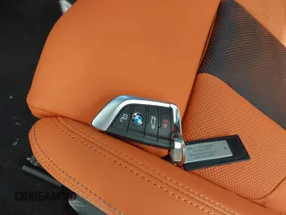 2025 BMW M4 Competition xDrive with VIN WBS33HK05SCT86800, listed as a IAAI auction lot 41265093 with 838 mi miles. Bid and sale history available at carsss.com. Image 11.