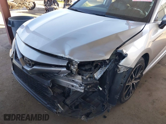 2021 Toyota Camry SE Nightshade with VIN 4T1G11AK0MU412835, listed as a IAAI auction lot 41592078 with 106,270 mi miles. Bid and sale history available at carsss.com. Image 6.