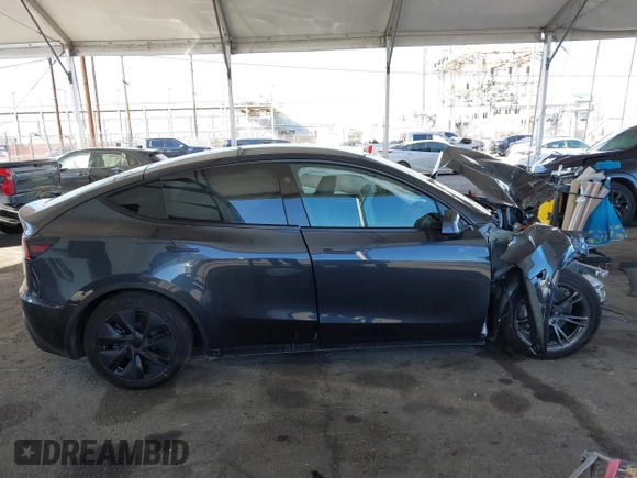 2024 Tesla Model Y с VIN 7SAYGDED5RF194219, выставлен на аукционе IAAI как лот 41594132 с пробегом 21 255 миль миль и . История ставок и продаж доступна на DreamBid. Изображение 13.