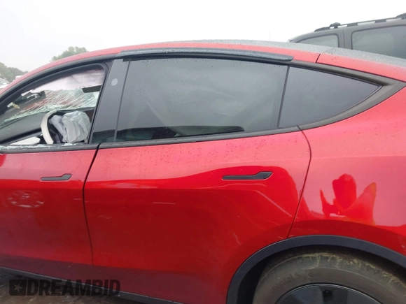 2024 Tesla Model Y z VIN 7SAYGDED9RA304010, wystawiony jako IAAI lot #42366995 z przebiegiem Nie podano mil oraz . Historia ofert i sprzedaży dostępna na DreamBid. Obrazek 13.