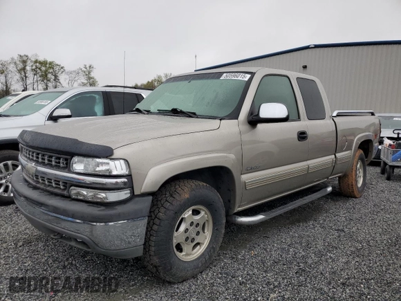 2002 Chevrolet Silverado 1500 LT with VIN 2GCEK19T821387813, listed as a Copart auction lot 50596015 with 128,739 mi miles and Salvage Title. Bid and sale history available at carsss.com. Image 1.