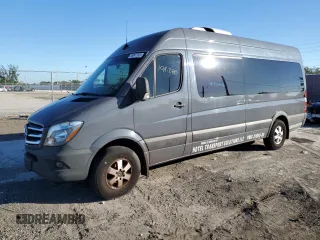 2018 Mercedes-Benz Sprinter Passenger with VIN WDZPE8CD8JP591801, listed as a Copart auction lot 80047153 with 199,286 mi miles. Bid and sale history available at carsss.com. Image 1.