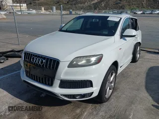 2014 Audi Q7 S line Prestige with VIN WA1DGAFE2ED010013, listed as a IAAI auction lot 42454744 with Not provided miles and . Bid and sale history available at DreamBid. Image 2.
