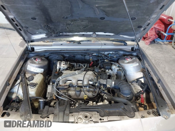 1996 Oldsmobile Cutlass Ciera 1SA VX5 z VIN 1G3AJ55M7T6328219, wystawiony jako IAAI lot #41663474 z przebiegiem 124 853 mil mil oraz . Historia ofert i sprzedaży dostępna na DreamBid. Obrazek 10.