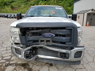 2015 Ford F-250 XLT with VIN 1FT7X2A65FED63415, listed as a Copart auction lot 55132515 with 227,269 mi miles and Salvage title. Bid and sale history available at DreamBid. Image 5.