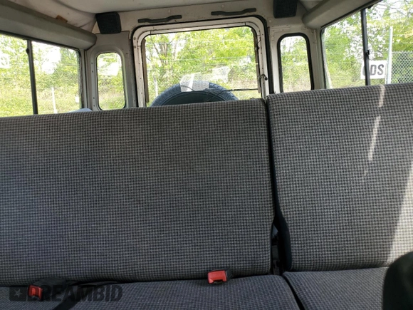 1996 Land Rover Defender с VIN SALLDHM68TA991998, выставлен на аукционе Copart как лот 57596025 с пробегом 150 656 миль миль и Списание • Salvage title. История ставок и продаж доступна на DreamBid. Изображение 10.