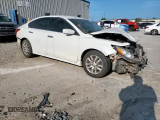2018 Nissan Altima S with VIN 1N4AL3APXJC299981, listed as a Copart auction lot 51082245 with 62,442 mi miles and Salvage Title. Bid and sale history available at DreamBid. Image 4.