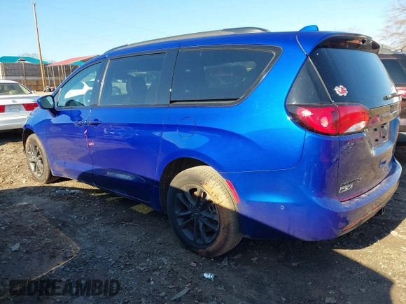 2020 Chrysler Pacifica Launch Edition with VIN 2C4RC3BG1LR123861, listed as a IAAI auction lot 41294790 with 56,007 mi miles and . Bid and sale history available at DreamBid. Image 3.