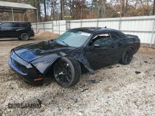 2017 Dodge Challenger SXT z VIN 2C3CDZAG3HH607149, wystawiony jako Copart lot #81941844 z przebiegiem 141 536 mil mil oraz Szkody całkowita. Historia ofert i sprzedaży dostępna na DreamBid. Obrazek 1.