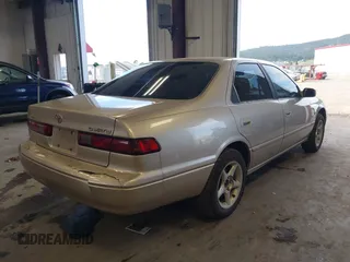 1999 Toyota Camry LE с VIN JT2BG22K7X0351800, выставлен на аукционе IAAI как лот 42216413 с пробегом 216 330 миль миль и . История ставок и продаж доступна на DreamBid. Изображение 4.
