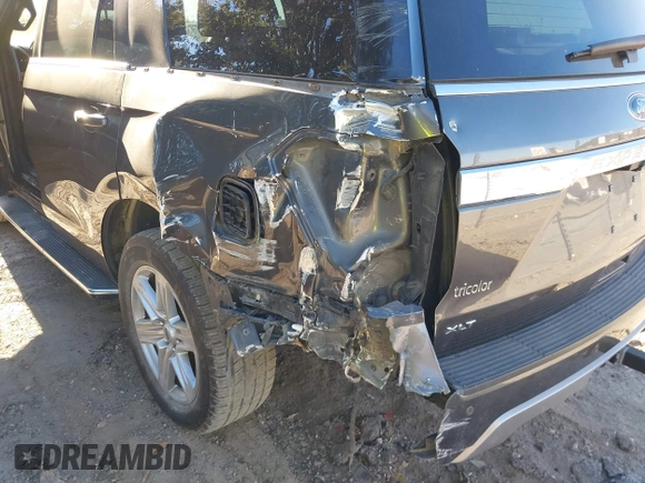 2019 Ford Expedition XLT with VIN 1FMJU1HT5KEA76330, listed as a IAAI auction lot 41171664 with 89,548 mi miles. Bid and sale history available at carsss.com. Image 6.