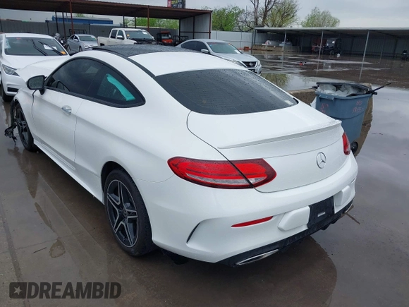 2021 Mercedes-Benz C 300 z VIN W1KWJ8EB9MG095256, wystawiony jako IAAI lot #41938967 z przebiegiem 26 404 mil mil oraz . Historia ofert i sprzedaży dostępna na DreamBid. Obrazek 3.