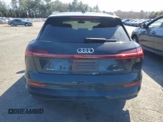 2021 Audi e-tron Prestige z VIN WA1VAAGE3MB020015, wystawiony jako Copart lot #48667165 z przebiegiem 55 428 mil mil oraz Szkody całkowita. Historia ofert i sprzedaży dostępna na DreamBid. Obrazek 6.