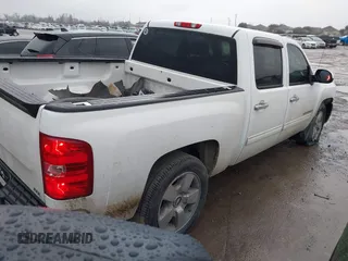 2009 Chevrolet Silverado 1500 with VIN 3GCEC33J29G211535, listed as a IAAI auction lot 41432158 with 171,800 mi miles and . Bid and sale history available at DreamBid. Image 4.