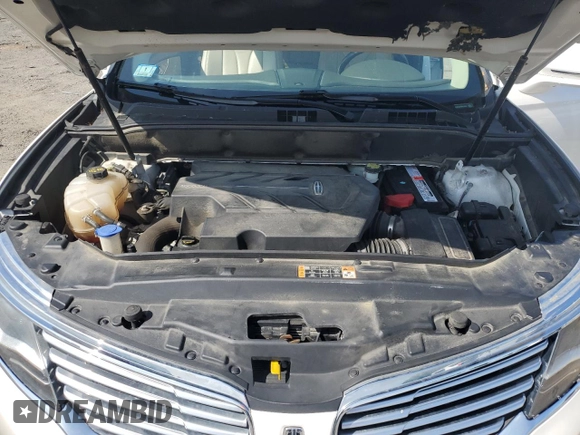 2016 Lincoln MKX Reserve with VIN 2LMTJ8LPXGBL38015, listed as a Copart auction lot 60981375 with 101,589 mi miles and Salvage title. Bid and sale history available at DreamBid. Image 12.