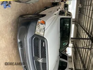 2019 Ram 1500 Tradesman z VIN 1C6RR7FG4KS602117, wystawiony jako IAAI lot #41989814 z przebiegiem 88 001 mil mil oraz . Historia ofert i sprzedaży dostępna na DreamBid. Obrazek 1.