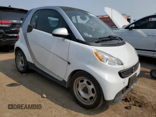 2014 Smart fortwo Pure with VIN WMEEJ3BA6EK781775, listed as a Copart auction lot 60372575 with 33,300 mi miles and Clean title. Bid and sale history available at DreamBid. Image 4.