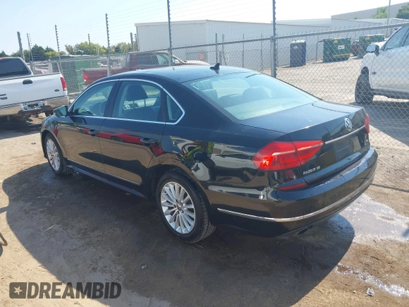 2016 Volkswagen Passat SE z VIN 1VWBT7A39GC033702, wystawiony jako IAAI lot #40547421 z przebiegiem 122 206 mil mil oraz . Historia ofert i sprzedaży dostępna na DreamBid. Obrazek 3.