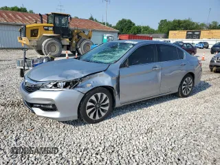 2017 Honda Accord EX-L с VIN JHMCR6F52HC017982, выставлен на аукционе Copart как лот 60127395 с пробегом 125 335 миль миль и Списание • Salvage title. История ставок и продаж доступна на DreamBid. Изображение 1.