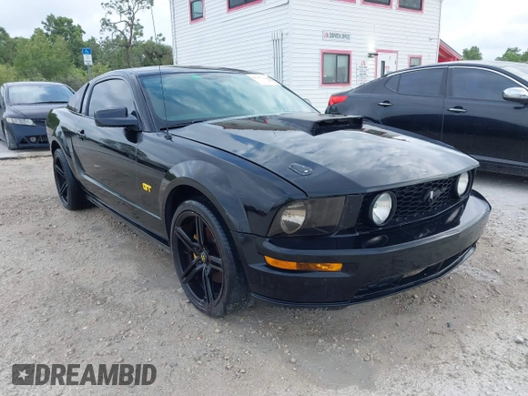2007 Ford Mustang GT Deluxe with VIN 1ZVFT82HX75212885, listed as a IAAI auction lot 41451483 with 158,566 mi miles. Bid and sale history available at carsss.com. Image 1.