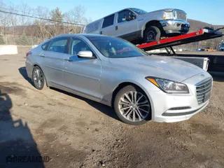 2015 Hyundai Genesis 3.8L with VIN KMHGN4JEXFU041301, listed as a IAAI auction lot 41716606 with 141,275 mi miles. Bid and sale history available at carsss.com. Image 1.