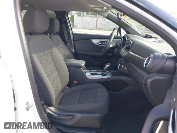 2022 Chevrolet Blazer LT with VIN 3GNKBHR40NS163519, listed as a IAAI auction lot 42220133 with 35,598 mi miles and . Bid and sale history available at DreamBid. Image 5.