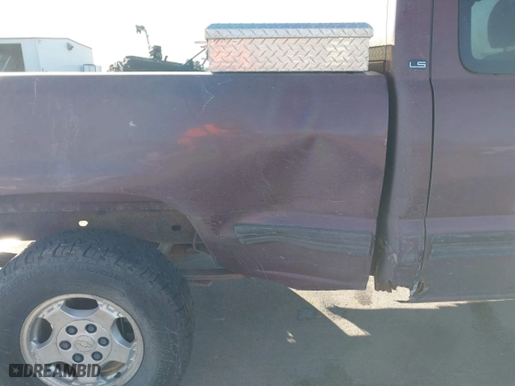 2001 Chevrolet Silverado 1500 LT with VIN 1GCEK19T21E343934, listed as a IAAI auction lot 41363171 with 366,954 mi miles. Bid and sale history available at carsss.com. Image 6.