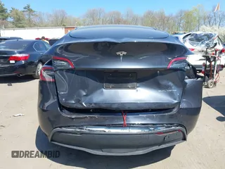 2024 Tesla Model Y Long Range with VIN 7SAYGDEE6RA225161, listed as a IAAI auction lot 42083140 with 28,289 mi miles and . Bid and sale history available at DreamBid. Image 16.