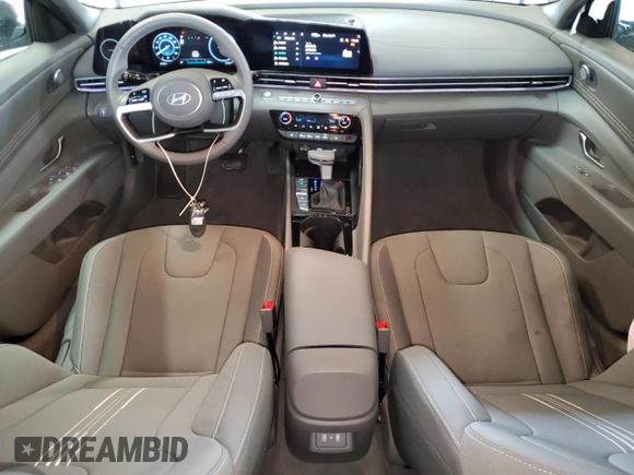 2025 Hyundai Elantra SEL Convenience z VIN KMHLS4DG4SU893058, wystawiony jako Copart lot #60174935 z przebiegiem 16 187 mil mil oraz Czysty tytuł • Clean title. Historia ofert i sprzedaży dostępna na DreamBid. Obrazek 8.