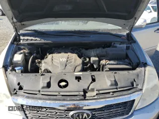 2011 Kia Sedona LX with VIN KNDMG4C71B6393066, listed as a Copart auction lot 77087974 with 158,400 mi miles and Clean Title. Bid and sale history available at carsss.com. Image 12.