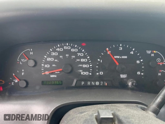 2004 Ford F-250 XL z VIN 1FTNF20L74EA08048, wystawiony jako Copart lot #49302705 z przebiegiem 232 336 mil mil oraz Szkoda całkowita • Salvage title. Historia ofert i sprzedaży dostępna na DreamBid. Obrazek 9.