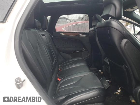 2018 Lincoln MKC Reserve z VIN 5LMTJ3DH9JUL22523, wystawiony jako Copart lot #45380295 z przebiegiem 111 494 mil mil oraz Szkoda całkowita • Salvage title. Historia ofert i sprzedaży dostępna na DreamBid. Obrazek 11.