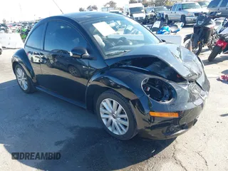 2008 Volkswagen New Beetle Coupe S with VIN 3VWRG31C08M500842, listed as a IAAI auction lot 41598559 with 19,611 mi miles. Bid and sale history available at carsss.com. Image 1.