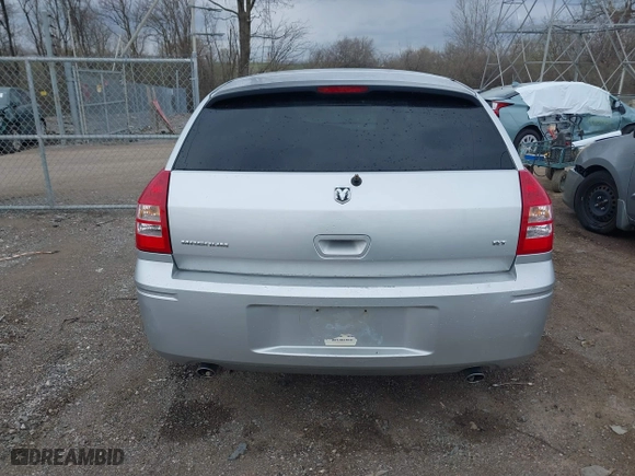 2005 Dodge Magnum RT with VIN 2D4GV58275H682691, listed as a IAAI auction lot 41866322 with 116,549 mi miles. Bid and sale history available at carsss.com. Image 16.