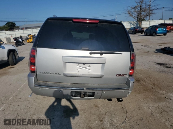 2014 GMC Yukon XL Denali with VIN 1GKS2MEF1ER223078, listed as a Copart auction lot 68473154 with 228,301 mi miles and Salvage Title. Bid and sale history available at carsss.com. Image 6.