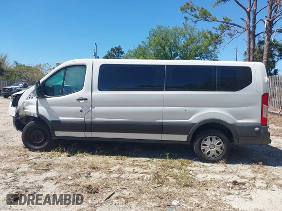 2017 Ford Transit XL z VIN 1FBZX2ZM5HKA20642, wystawiony jako IAAI lot #41835260 z przebiegiem Nie podano mil oraz . Historia ofert i sprzedaży dostępna na DreamBid. Obrazek 15.