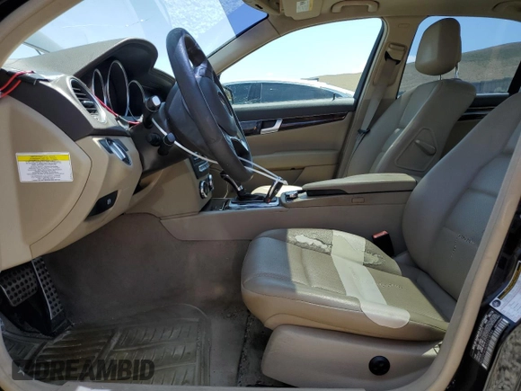 2014 Mercedes-Benz C 250 Sport with VIN WDDGF4HBXEG218784, listed as a Copart auction lot 60883725 with 156,214 mi miles and Clean title. Bid and sale history available at DreamBid. Image 7.