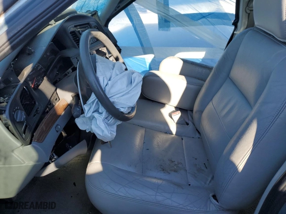 2005 Ford Crown Victoria LX with VIN 2FAFP74W35X168243, listed as a Copart auction lot 86448104 with 99,111 mi miles and Non Repairable. Bid and sale history available at carsss.com. Image 7.