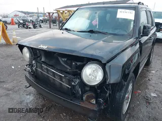 2007 Jeep Patriot Sport with VIN 1J8FF28W67D302353, listed as a IAAI auction lot 41191742 with 181,708 mi miles and . Bid and sale history available at DreamBid. Image 6.