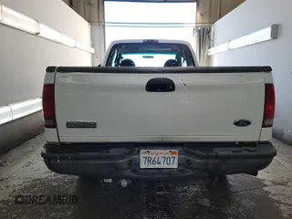 2005 Ford F-250 XL z VIN 1FTSX20545EB22186, wystawiony jako IAAI lot #42501146 z przebiegiem 157 916 mil mil oraz . Historia ofert i sprzedaży dostępna na DreamBid. Obrazek 43.
