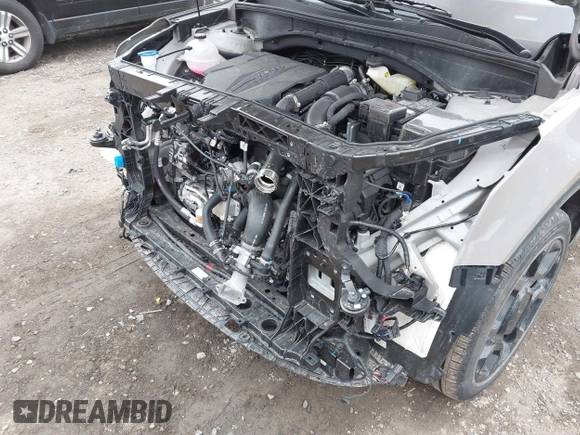 2025 Kia Sorento X-Line SX Prestige z VIN 5XYRKDJF9SG329417, wystawiony jako IAAI lot #41860763 z przebiegiem 1 753 mil mil oraz . Historia ofert i sprzedaży dostępna na DreamBid. Obrazek 20.