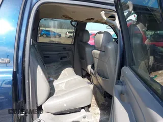 2005 Chevrolet Avalanche LS z VIN 3GNEC12Z25G212827, wystawiony jako IAAI lot #41471381 z przebiegiem 314 023 mil mil oraz . Historia ofert i sprzedaży dostępna na DreamBid. Obrazek 8.