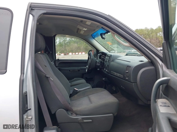 2012 Chevrolet Silverado 1500 LT with VIN 1GCRCSE01CZ332418, listed as a IAAI auction lot 41861959 with 309,818 mi miles. Bid and sale history available at carsss.com. Image 5.
