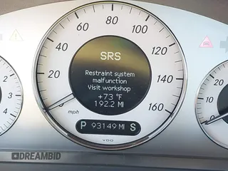 2007 Mercedes-Benz E 350 z VIN WDBUF56X57B124408, wystawiony jako IAAI lot #42185213 z przebiegiem 93 149 mil mil oraz . Historia ofert i sprzedaży dostępna na DreamBid. Obrazek 7.